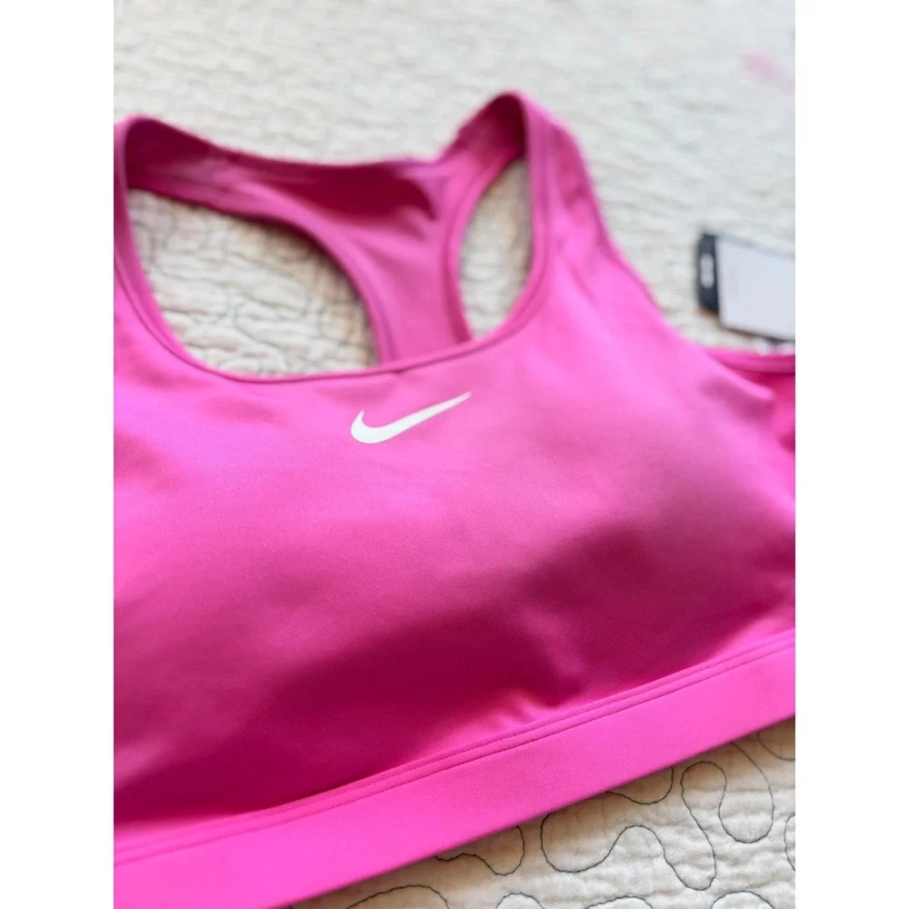 Nike swoosh medium